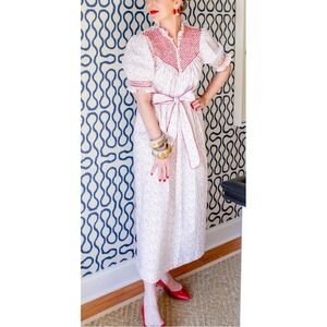 Dondolo Pencil & Paper Co.‎ Floral Embroidered Maxi Dress Medium